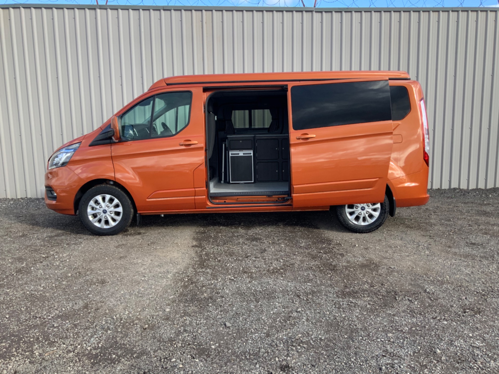 Used FORD TRANSIT CUSTOM 2.0TDCI 300 LIMITED LWB L2 ** DELIVERY MILES