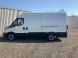 IVECO DAILY IVECO DAILY 35S14 2.3D HPI 140BHP MWB ** HIGH ROOF ** AIR CON ** CRUISE CONTROL ** REAR WHEEL DRIVE ** - 3370 - 5