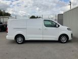 VAUXHALL VIVARO 2900 1.5  L2H1 LWB SPORTIVE ** EURO 6 ** A/C ** - 3051 - 9